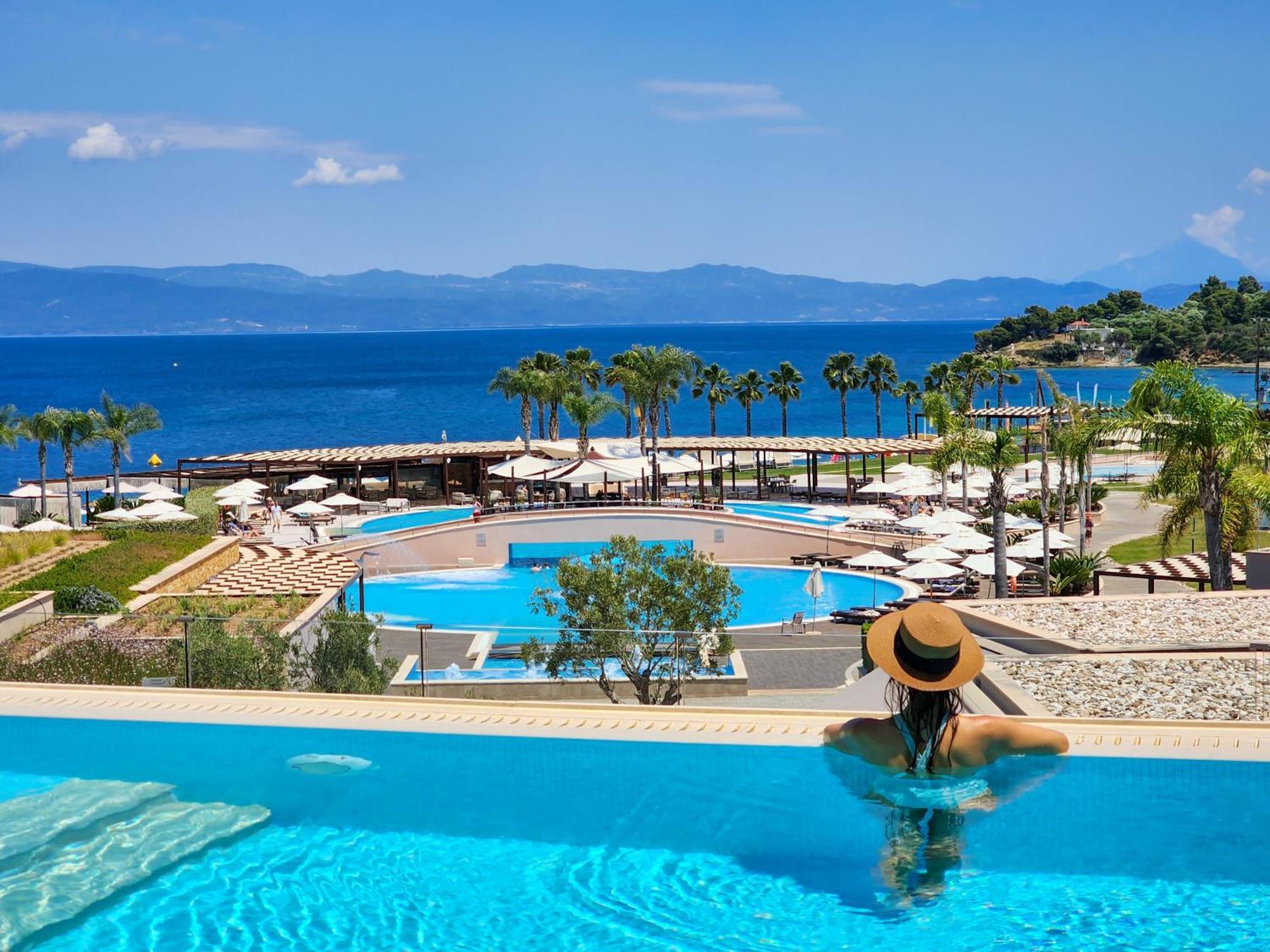Miraggio Thermal Spa Resort Paliouri Luaran gambar The resort's main pool